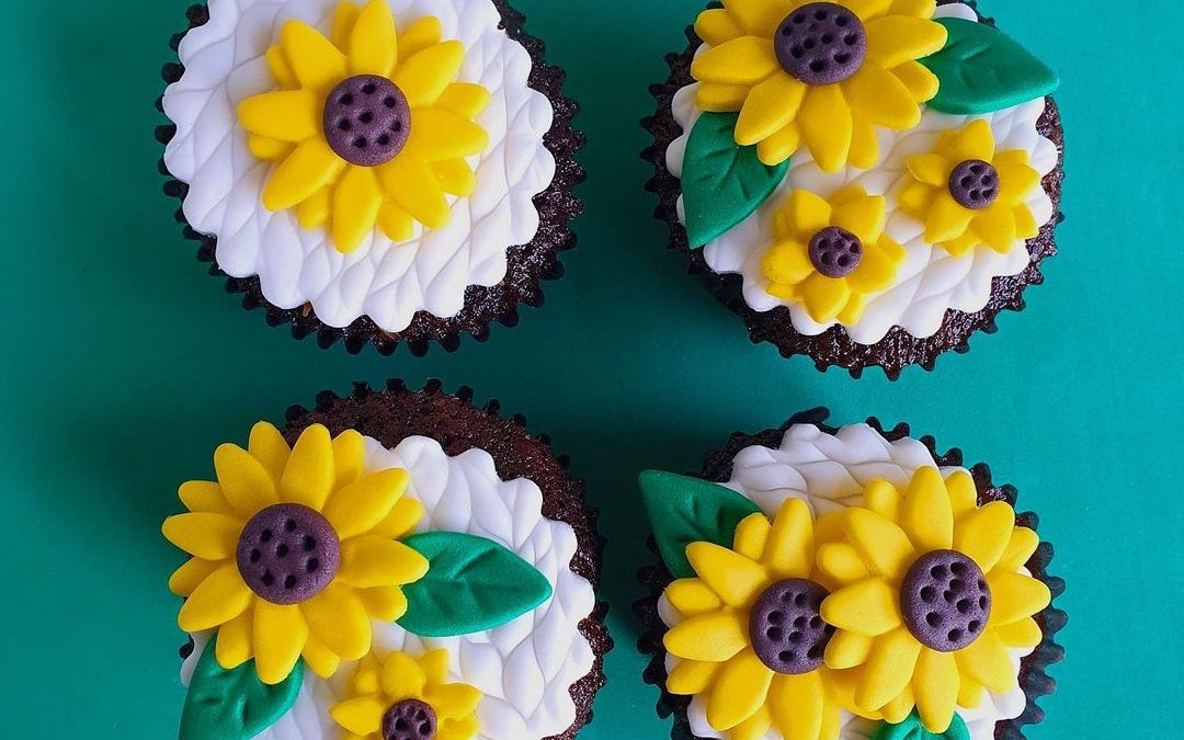 Cupcakes Decorados para Presente – Tema Girassol