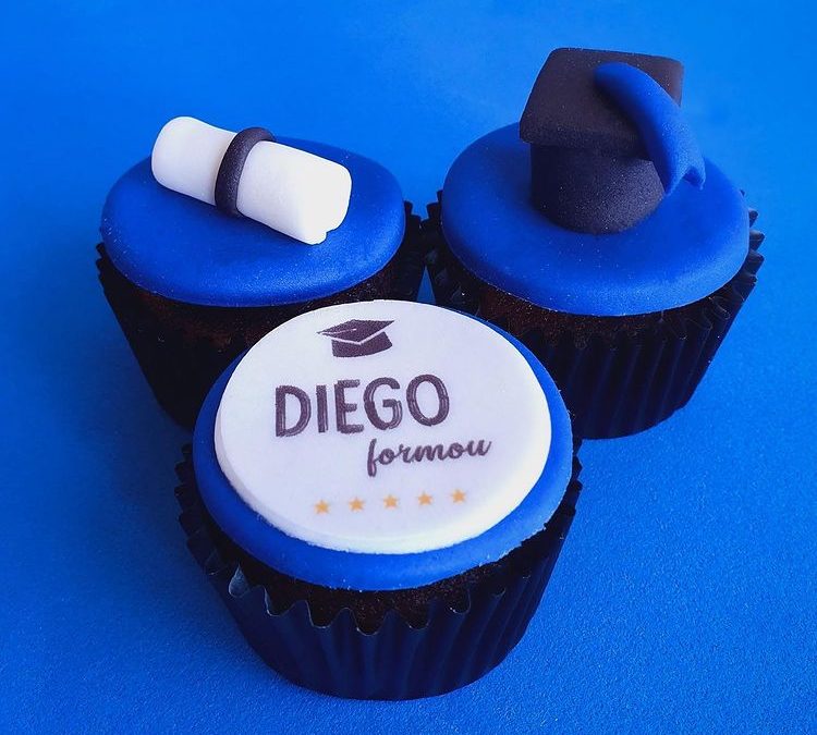 Mini Cupcake Decorado – Formatura Personalizada