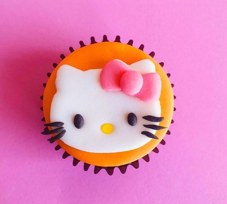 Mini Cupcake Decorado – Hello Kitty