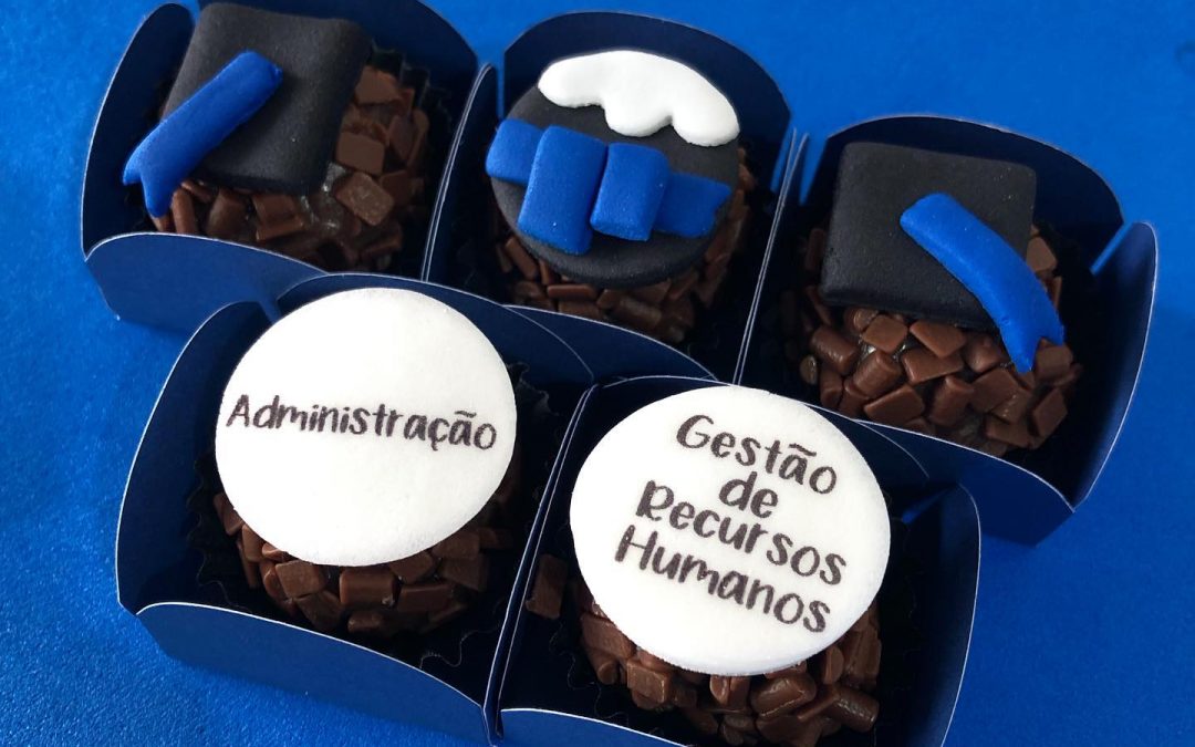 Brigadeiro Decorado – Formatura Administração e Gestão de Recursos Humanos