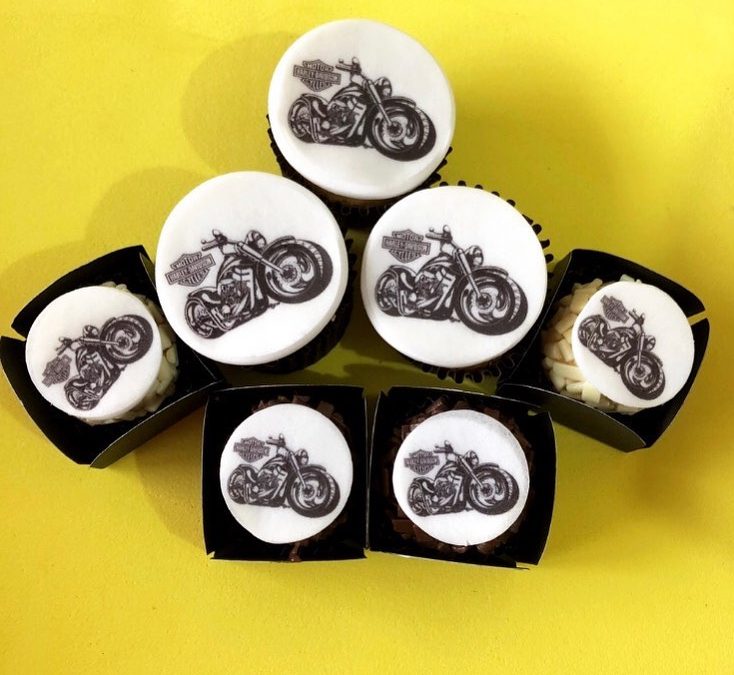 Mini Cupcake e Brigadeiro Decorado – Moto Custom