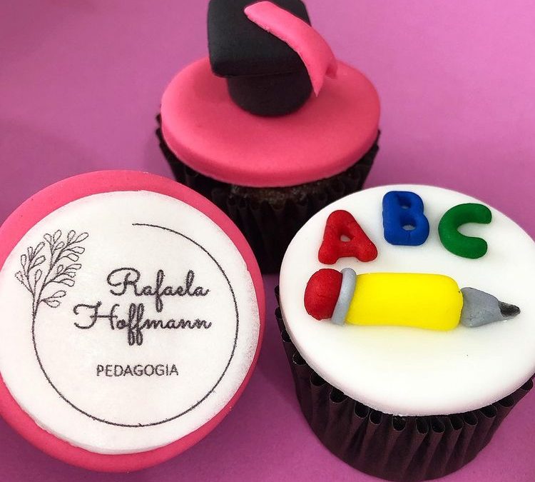 Mini Cupcake Decorado – Formatura Pedagogia