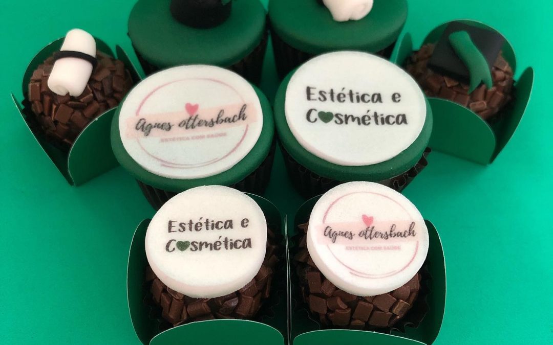 Mini Cupcake e Brigadeiro Decorado – Formatura Estética e Cosmética