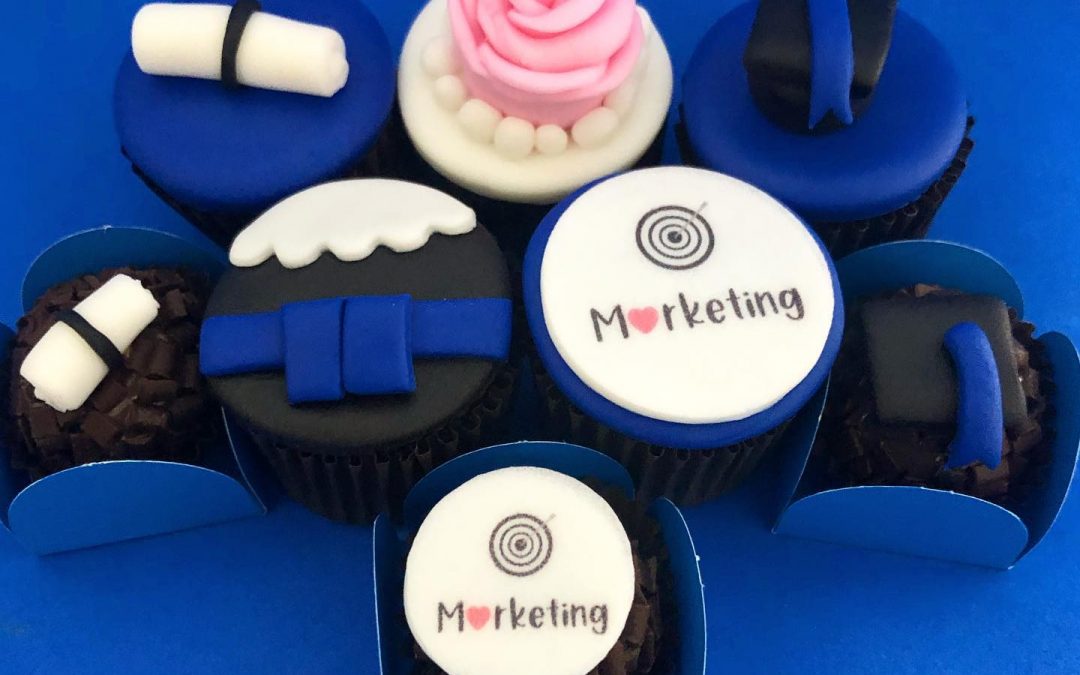 Mini Cupcake e Brigadeiro Decorado – Formatura Marketing