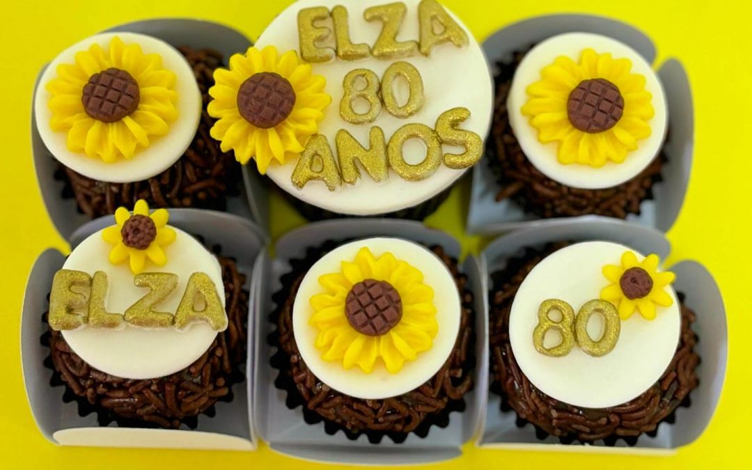 Mini Cupcakes e Brigadeiros Decorados – Aniversário 80 Anos Flores Girassol